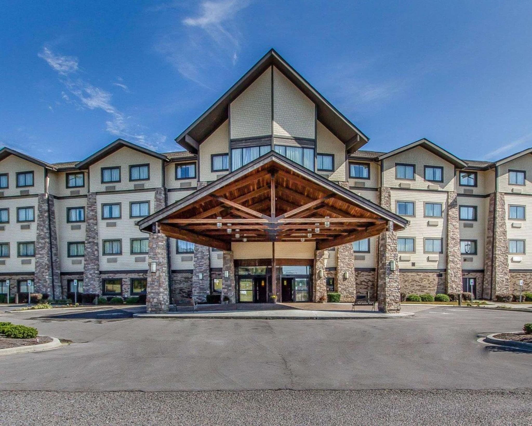 Comfort Inn & Suites Near Lake Guntersville, wedding venue in Scottsboro, United States