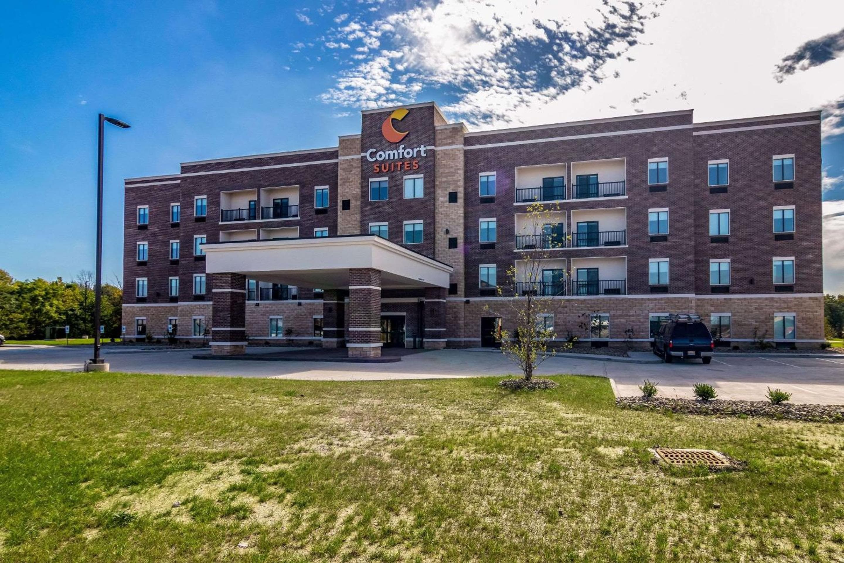 Comfort Suites Brunswick Town Center, wedding venue in Brunswick, United States