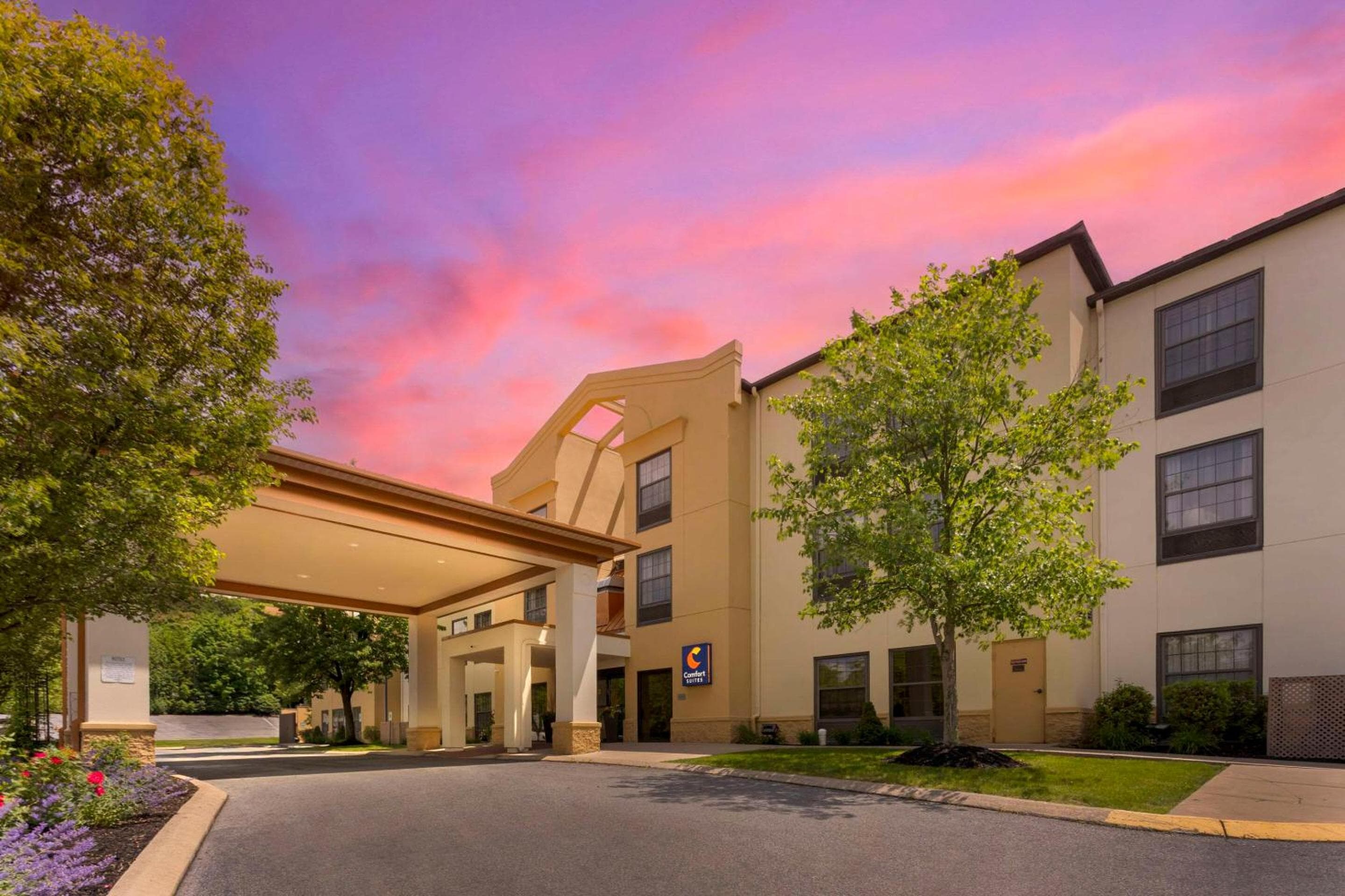 Comfort Suites State College near Penn State - Steps Away from PSU!, wedding venue in State College, United States