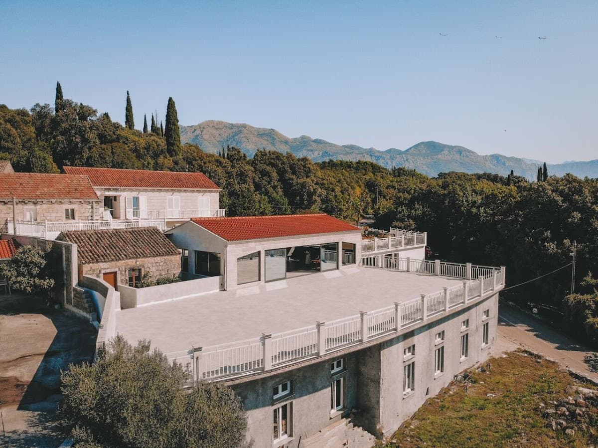 CRVIK - VINOGRADI I VINARIJA: destination wedding venue in Čilipi, Croatia