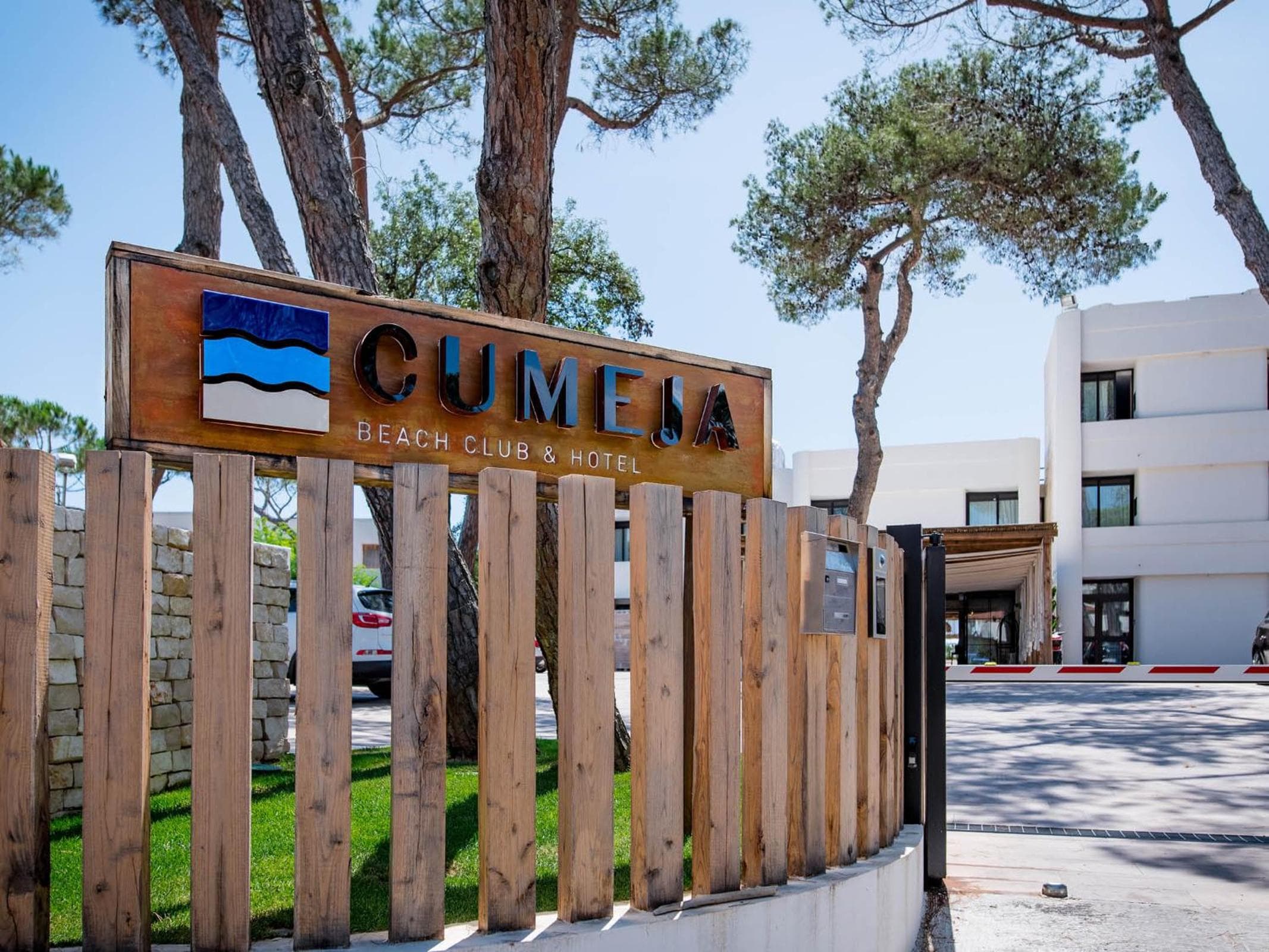 Cumeja Beach Club & Hotel, wedding venue in Baia Felice, Italy