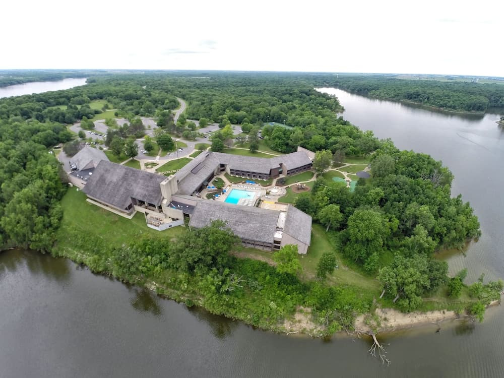 Deer Creek Lodge & Conference Center, wedding venue in Mount Sterling, United States