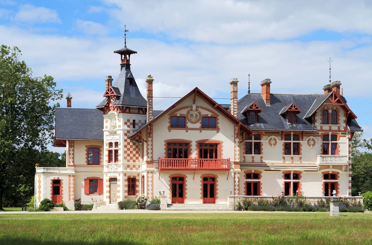 Domaine de la Trigalière — destination wedding venue in 37340 Ambillou, France
