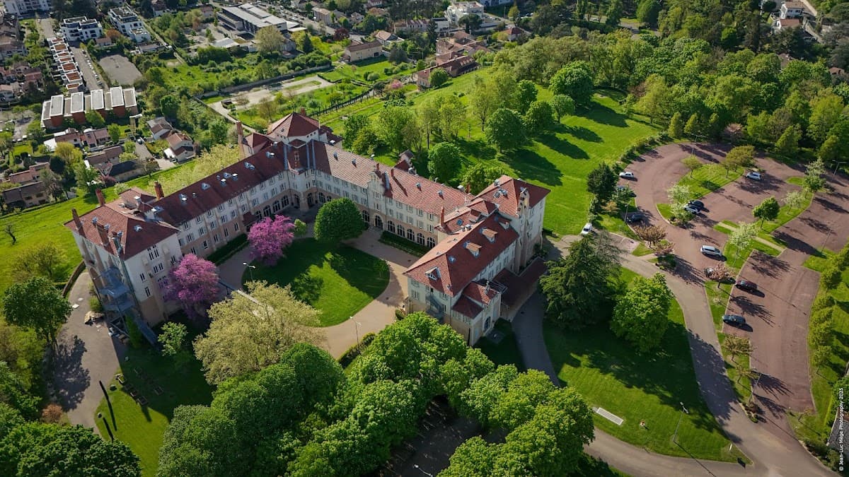 Domaine Lyon Saint Joseph: destination wedding venue in 69110 Sainte-Foy-lès-Lyon, France