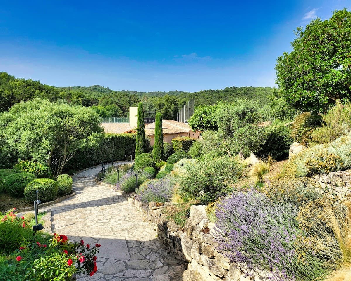 Domaine Ribiera - Hotel 5 étoiles, Restaurant, Spa, Golf Resort: destination wedding venue in 04300 Niozelles, France