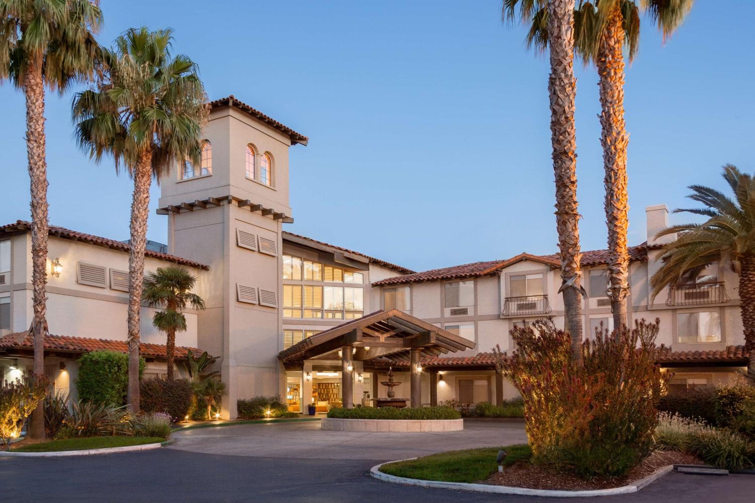 DoubleTree by Hilton Campbell - Pruneyard Plaza, wedding venue in Campbell, United States