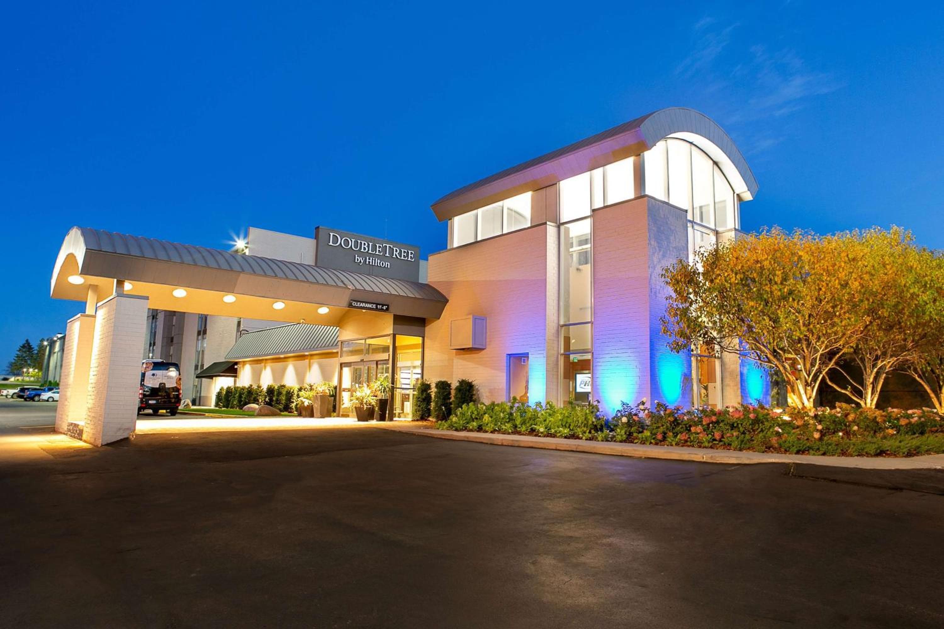 DoubleTree by Hilton Roseville Minneapolis, wedding venue in Roseville, United States
