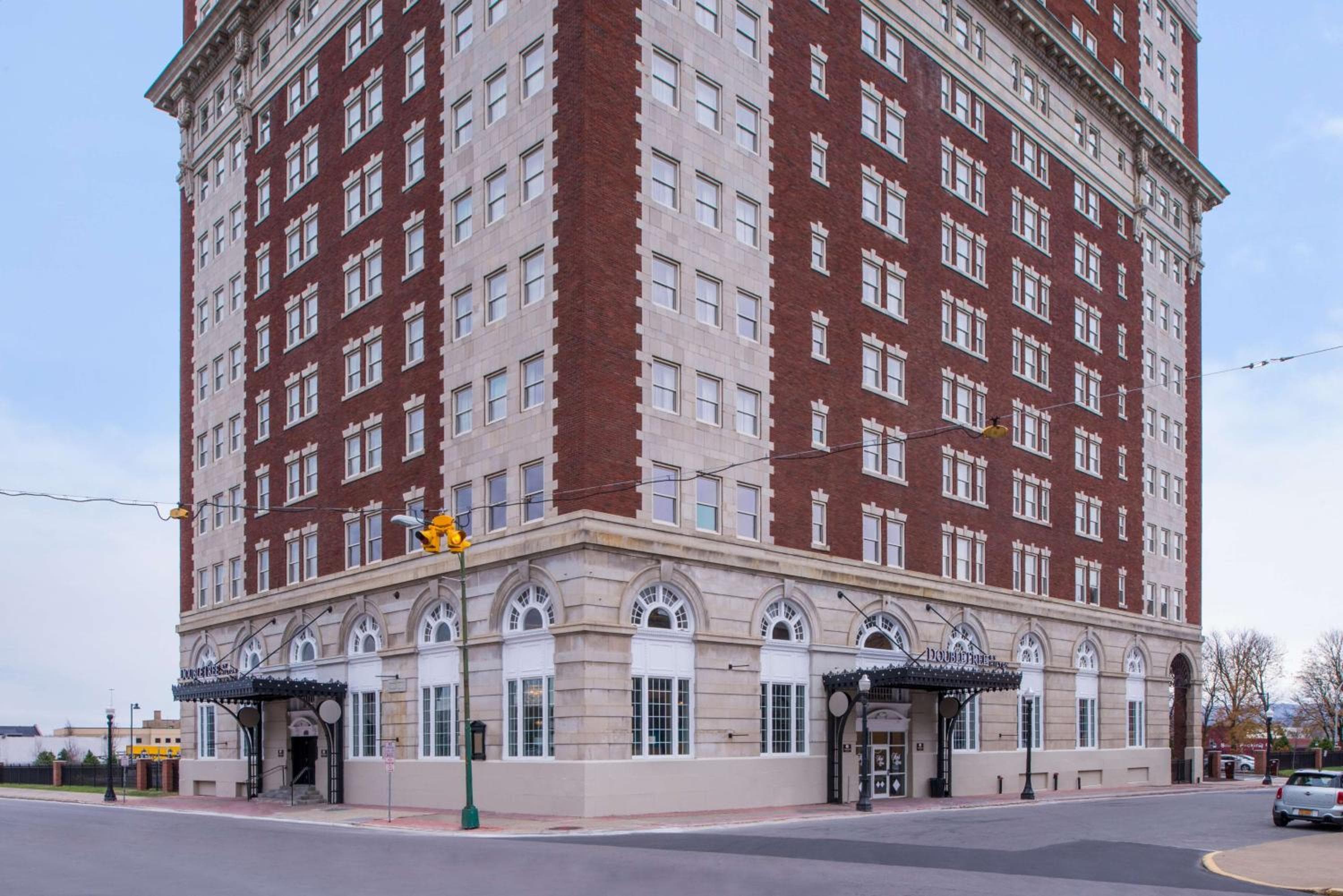 DoubleTree by Hilton Utica, wedding venue in Utica, United States