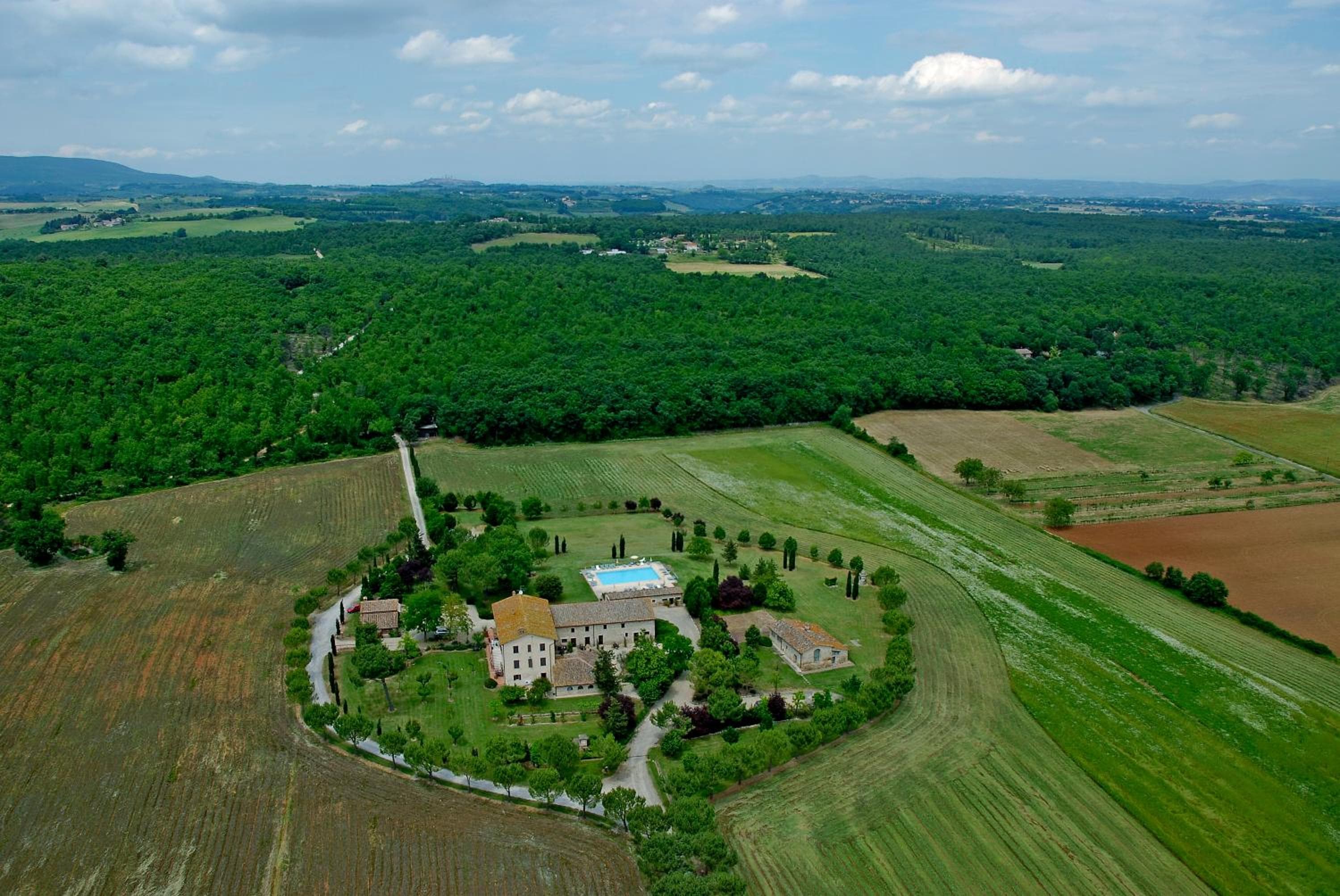 Fattoria Agriturismo Nerbona, wedding venue in Colle di Val d'Elsa, Italy