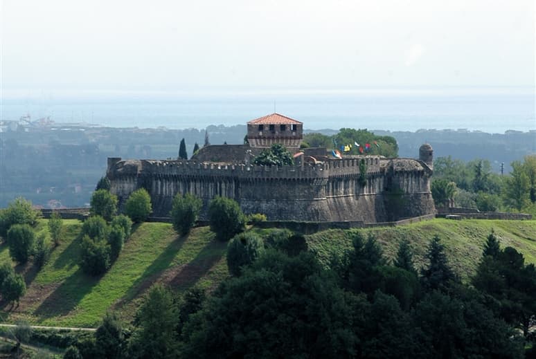 Fortezza di Sarzanello: destination wedding venue in 19038 Sarzana SP, Italy
