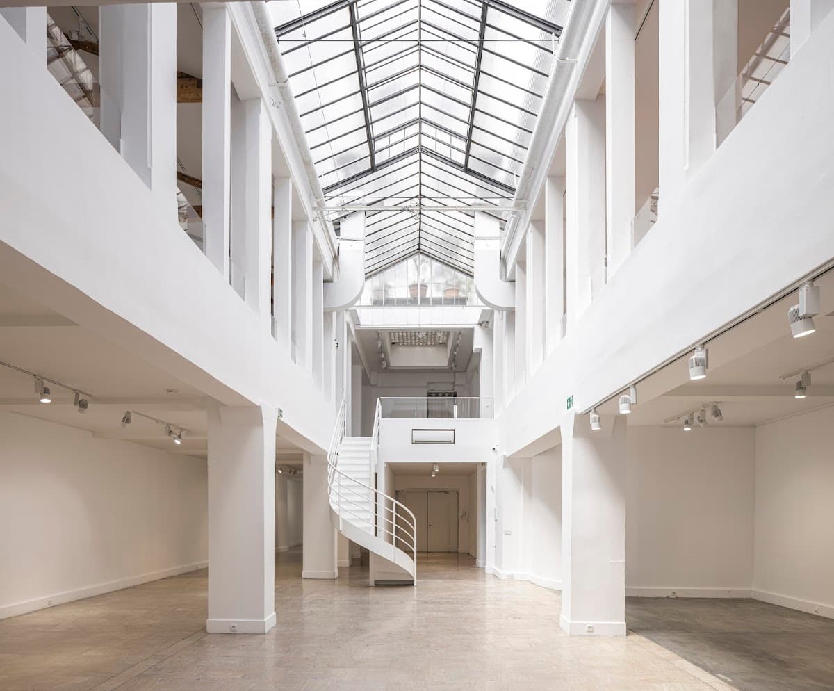 Galerie Joseph - 116 rue de Turenne | Location showroom Pop up store Paris: destination wedding venue in 75003 Paris, France