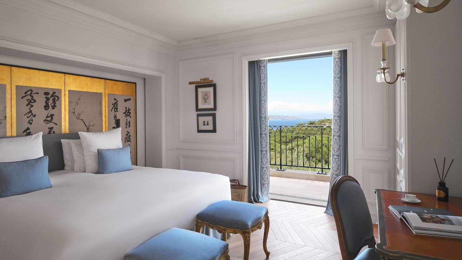 Château de la Messardière on its hill above Saint-Tropez, pines and terraced gardens below