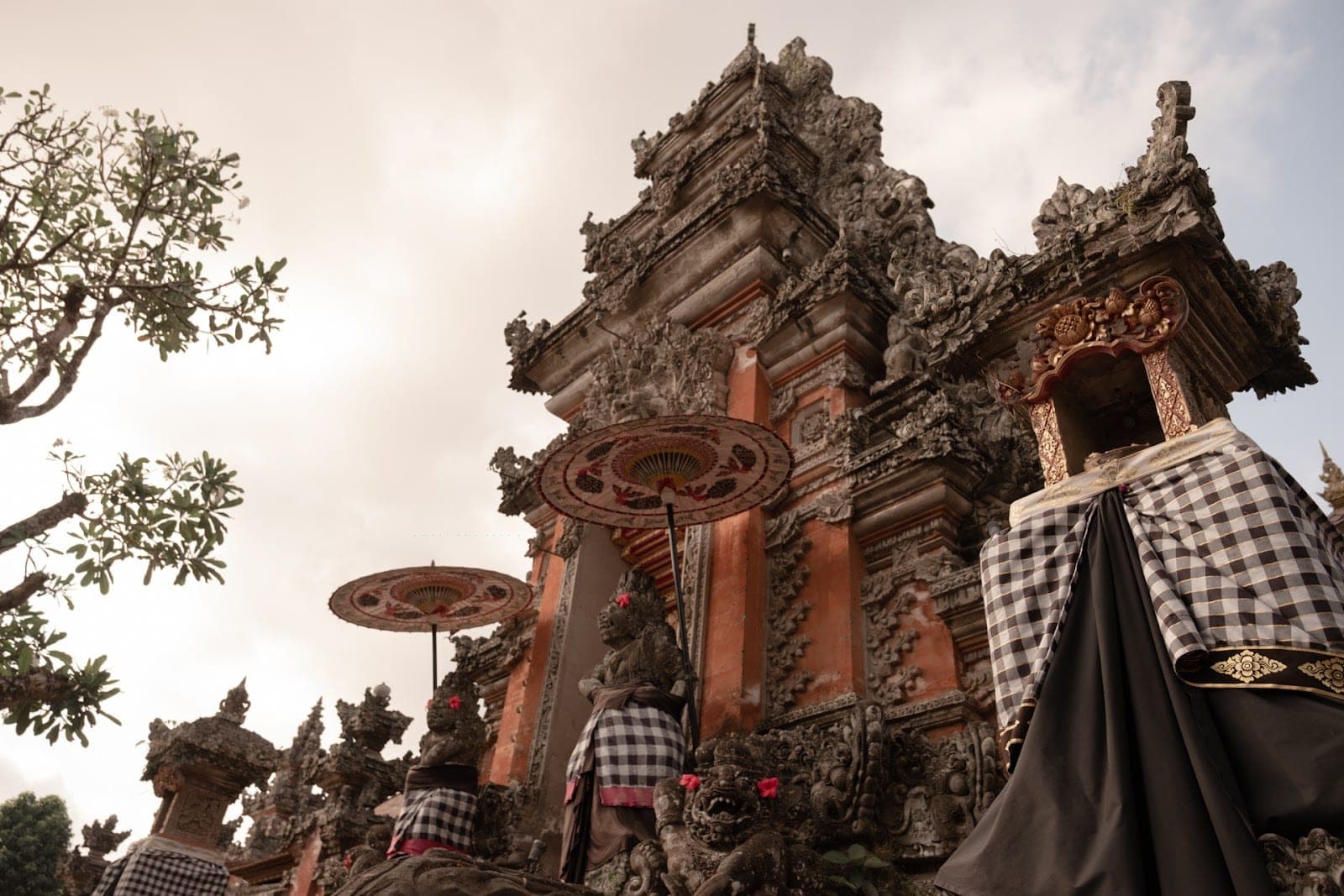 Capella Ubud, canvas explorer tents on platforms among the trees of the Keliki valley in Bali