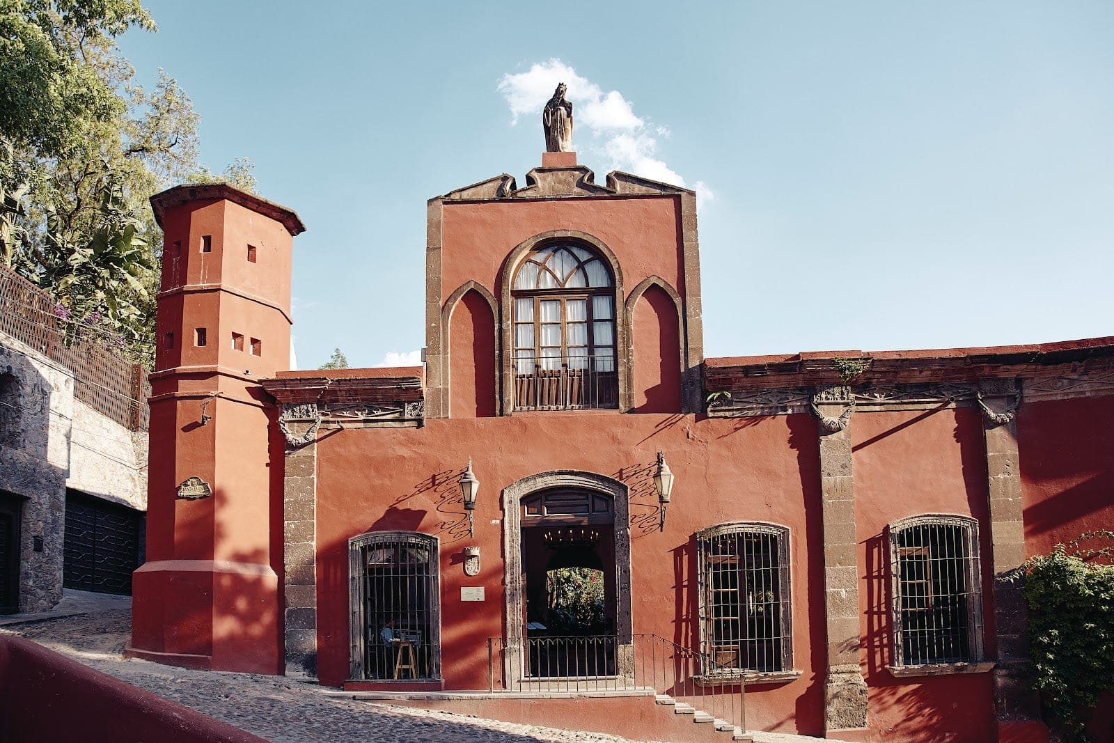 A colonial courtyard at Casa de Sierra Nevada, one of six mansions the Belmond hotel occupies in San Miguel