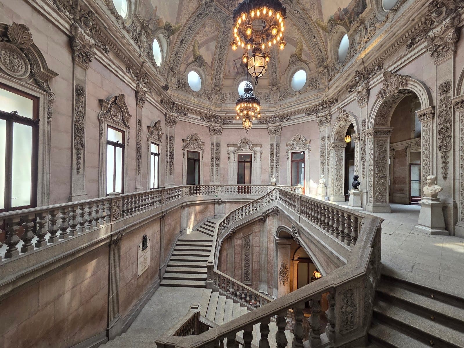 The gold-leaf stucco of the Salão Árabe inside Palácio da Bolsa in Porto