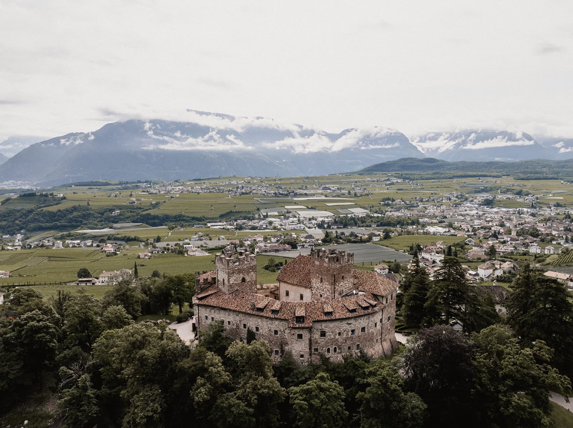 Schloss Freudenstein’s turreted castle above the Eppan vineyards