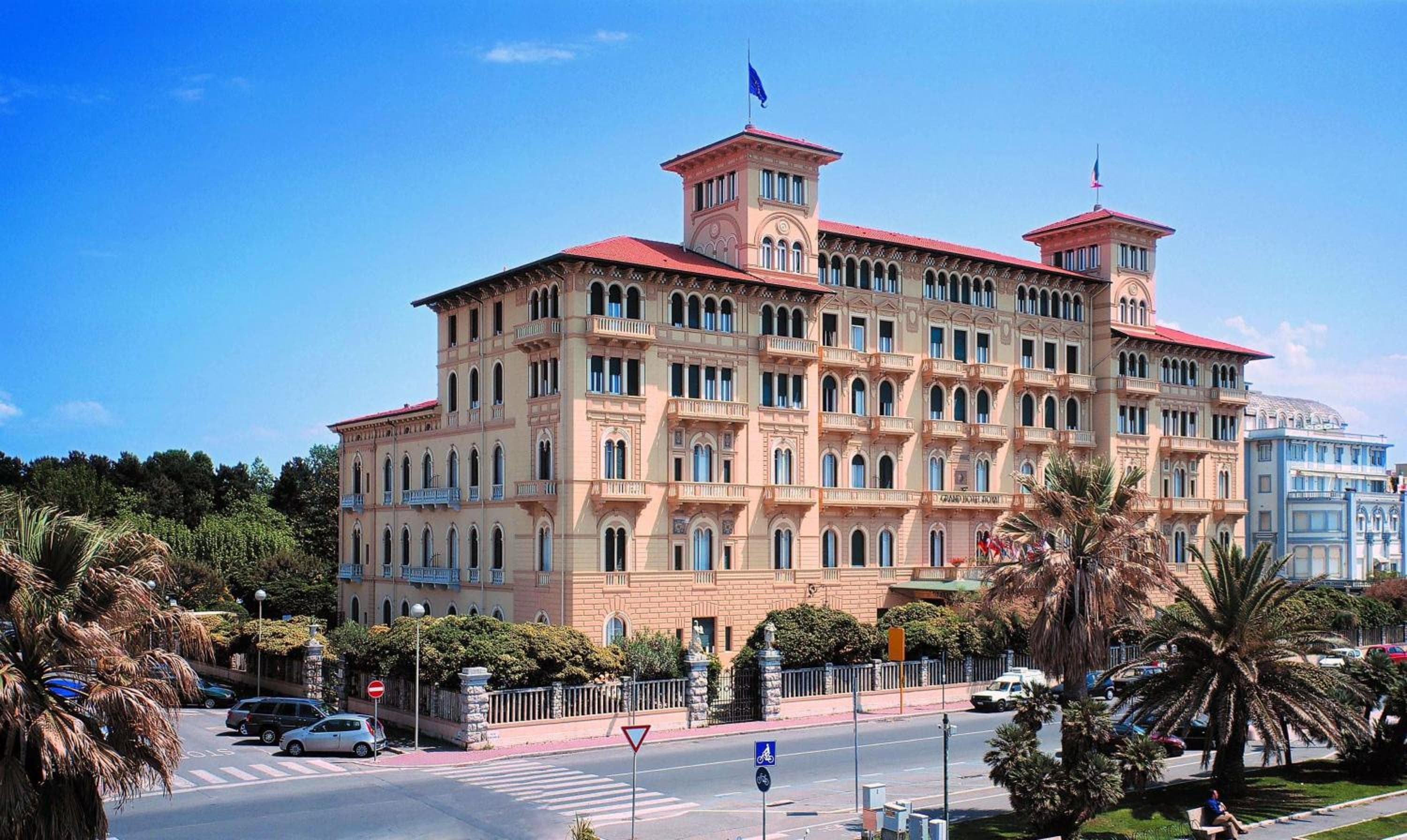 Grand Hotel Royal, wedding venue in Viareggio, Italy