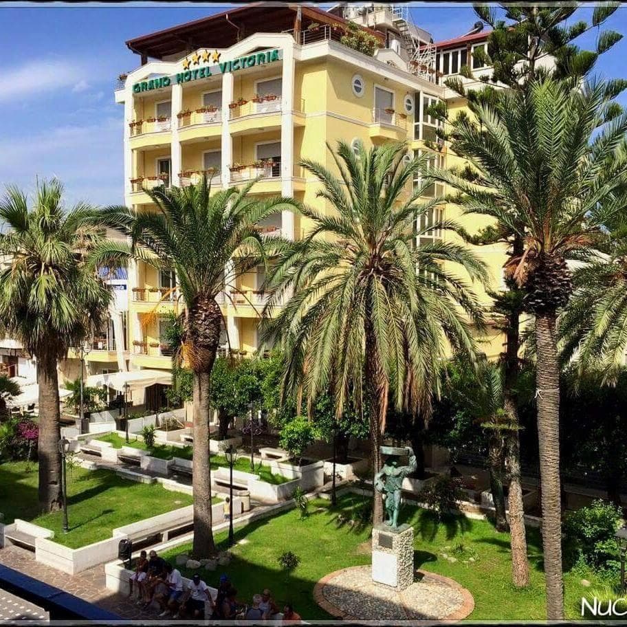 Grand Hotel Victoria, wedding venue in Bagnara Calabra, Italy