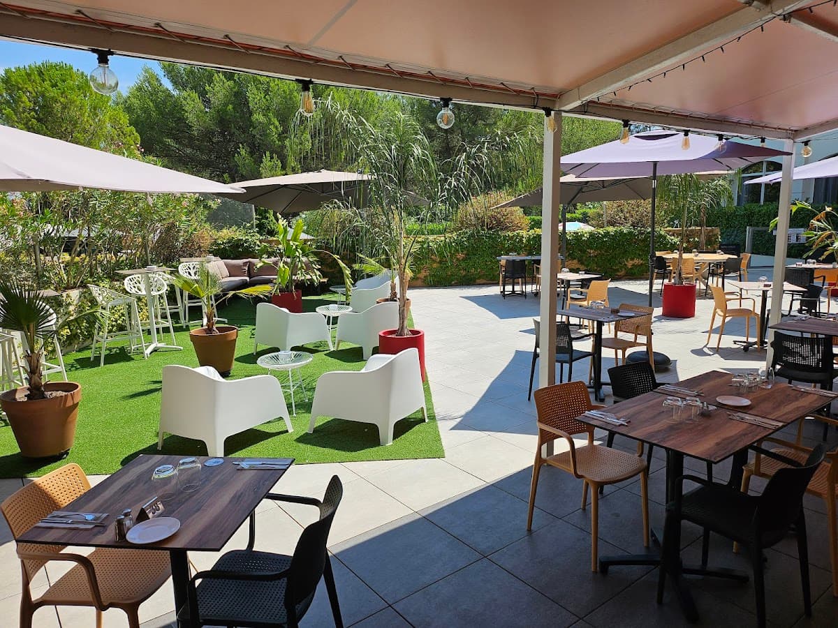 Hôtel Birdy by HappyCulture: destination wedding venue in 13290 Aix-en-Provence, France