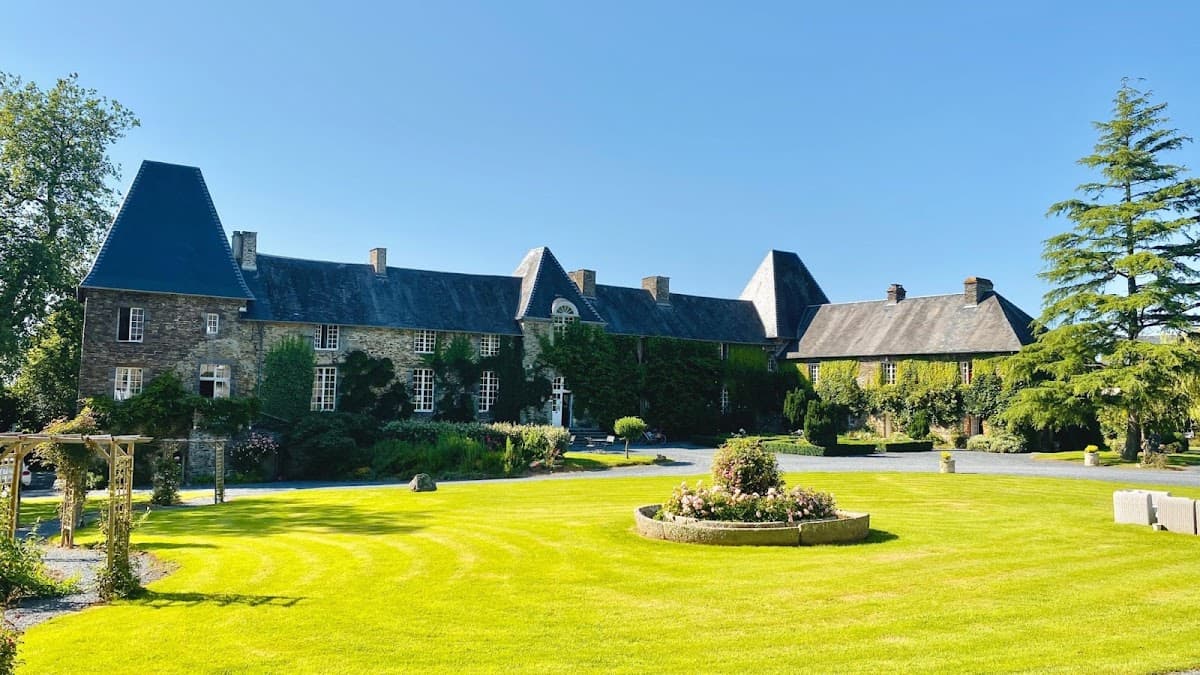 Hôtel Château de la Roque: destination wedding venue in 50570 Thèreval, France