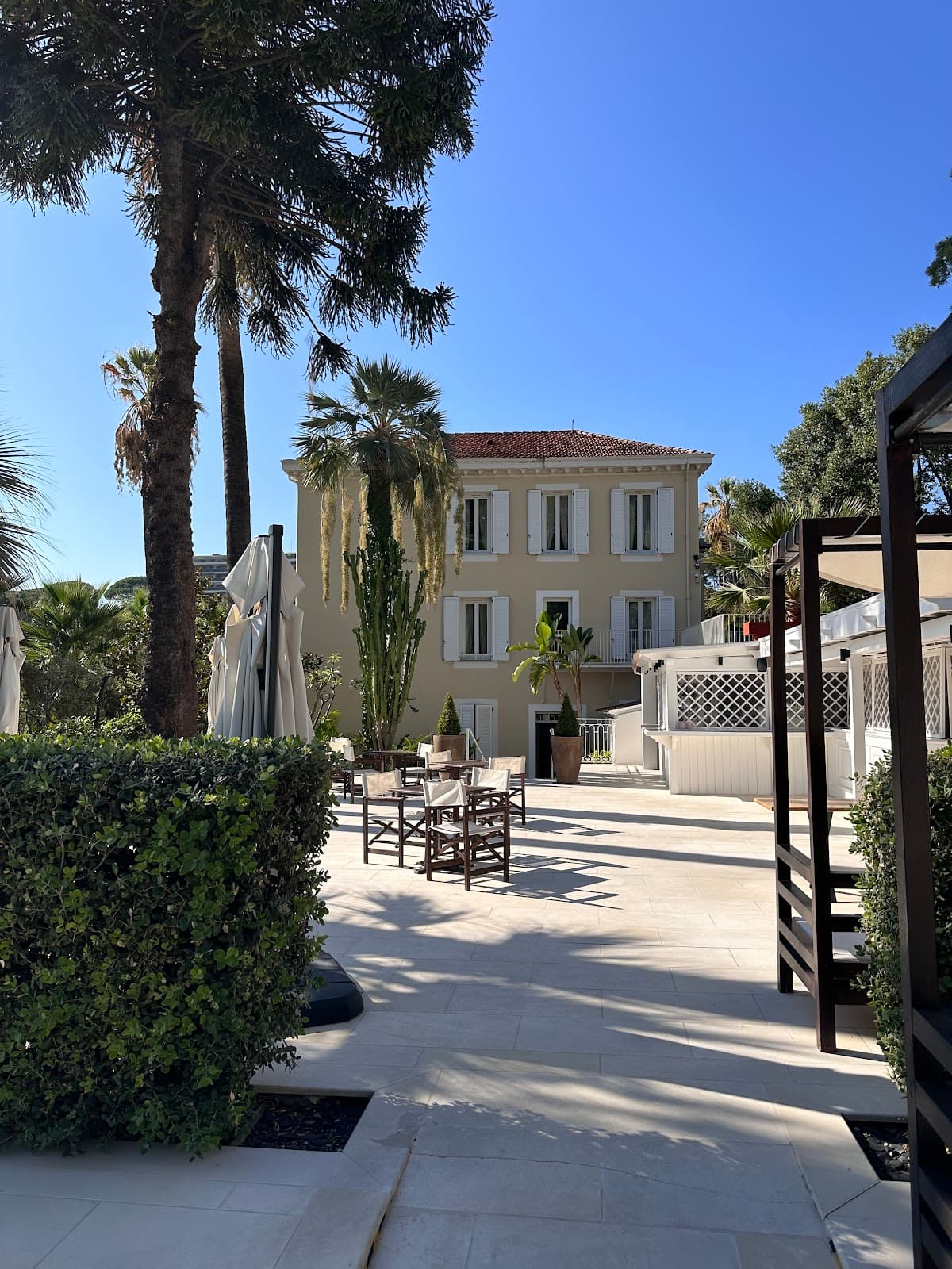 Hôtel Château de la Tour — destination wedding venue in 06150 Cannes, France