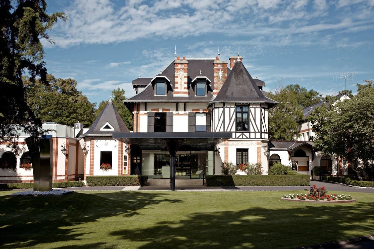 Hôtel L' Assiette Champenoise — destination wedding venue in 51430 Tinqueux, France