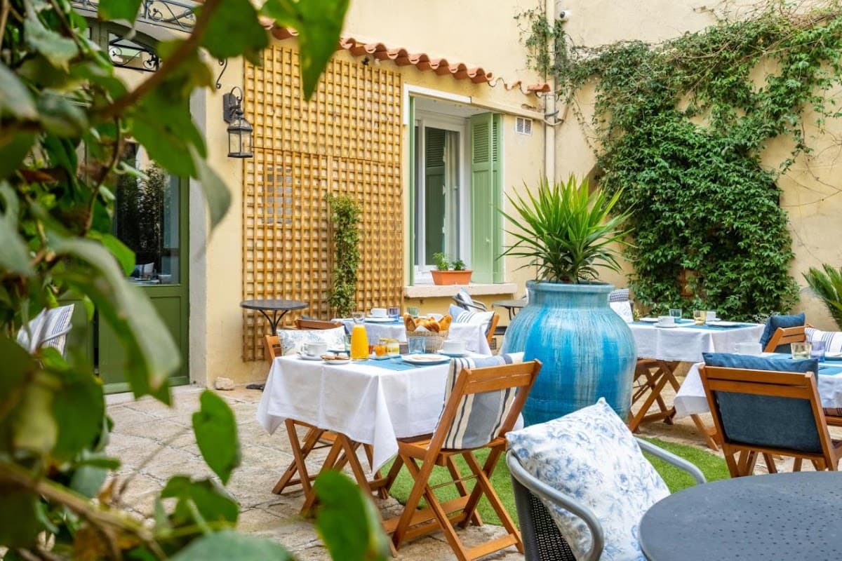 Hôtel La Maison d'été: destination wedding venue in 13300 Salon-de-Provence, France