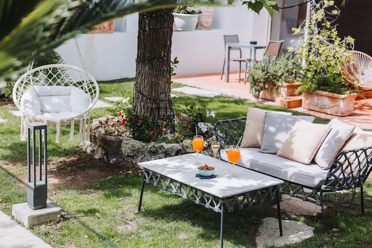 Hôtel La Villa Cannes: destination wedding venue in 06400 Cannes, France