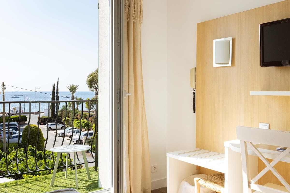 Hôtel Le Relais d'Agay: destination wedding venue in 83700 Saint-Raphaël, France