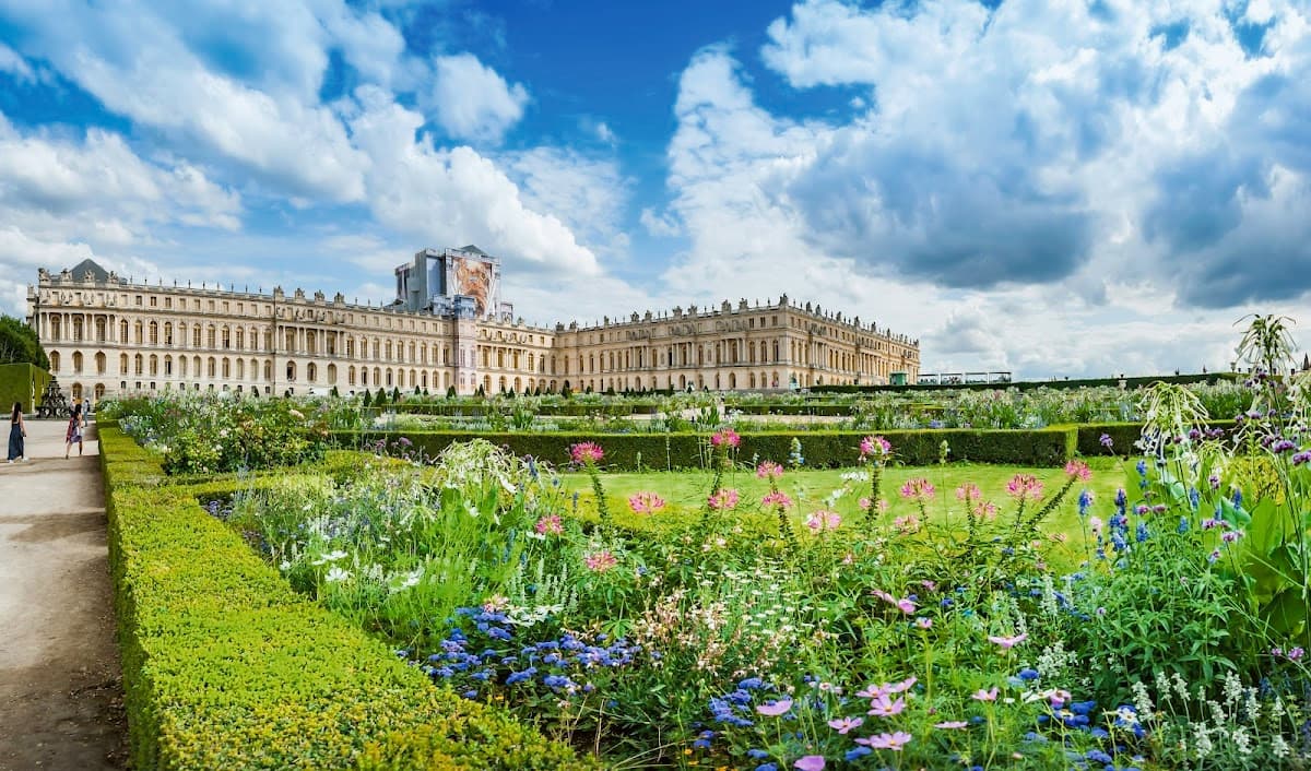 Hôtel le Versailles.: destination wedding venue in 78000 Versailles, France