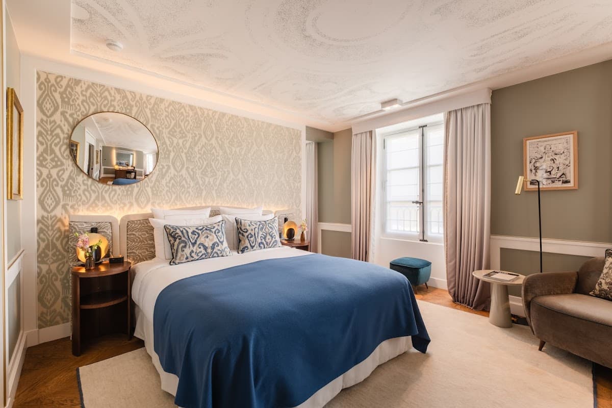 Hôtel Les Lumières: destination wedding venue in 78000 Versailles, France