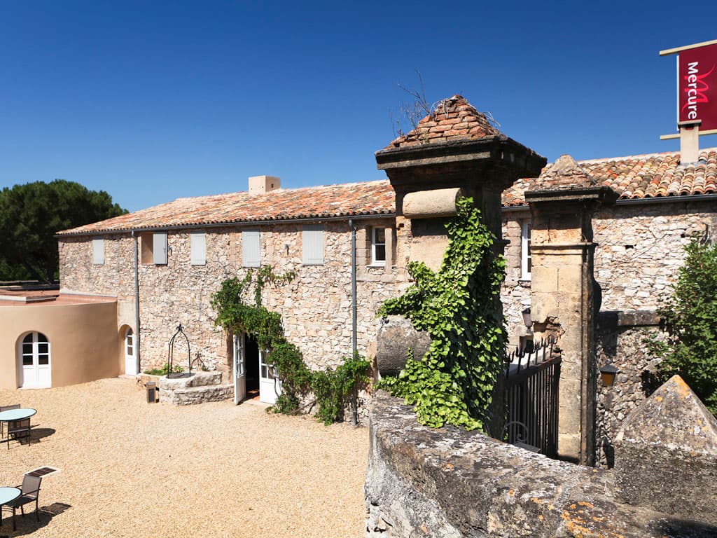 Hôtel Mercure Aix en Provence Sainte Victoire — destination wedding venue in 13790 Châteauneuf-le-Rouge, France