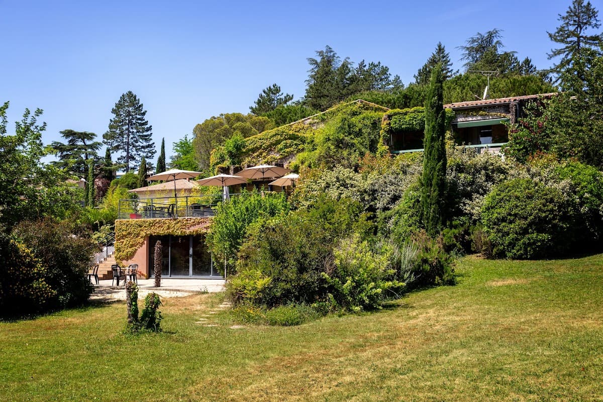 Hôtel-Résidence Lou Paradou — destination wedding venue in 04800 Gréoux-les-Bains, France