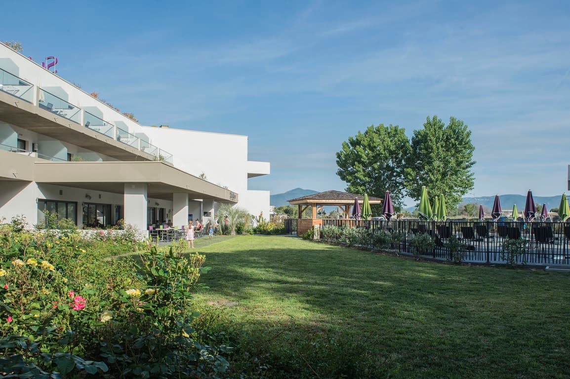 Hôtel Suite Home Porticcio: destination wedding venue in 20166 Grosseto-Prugna, France
