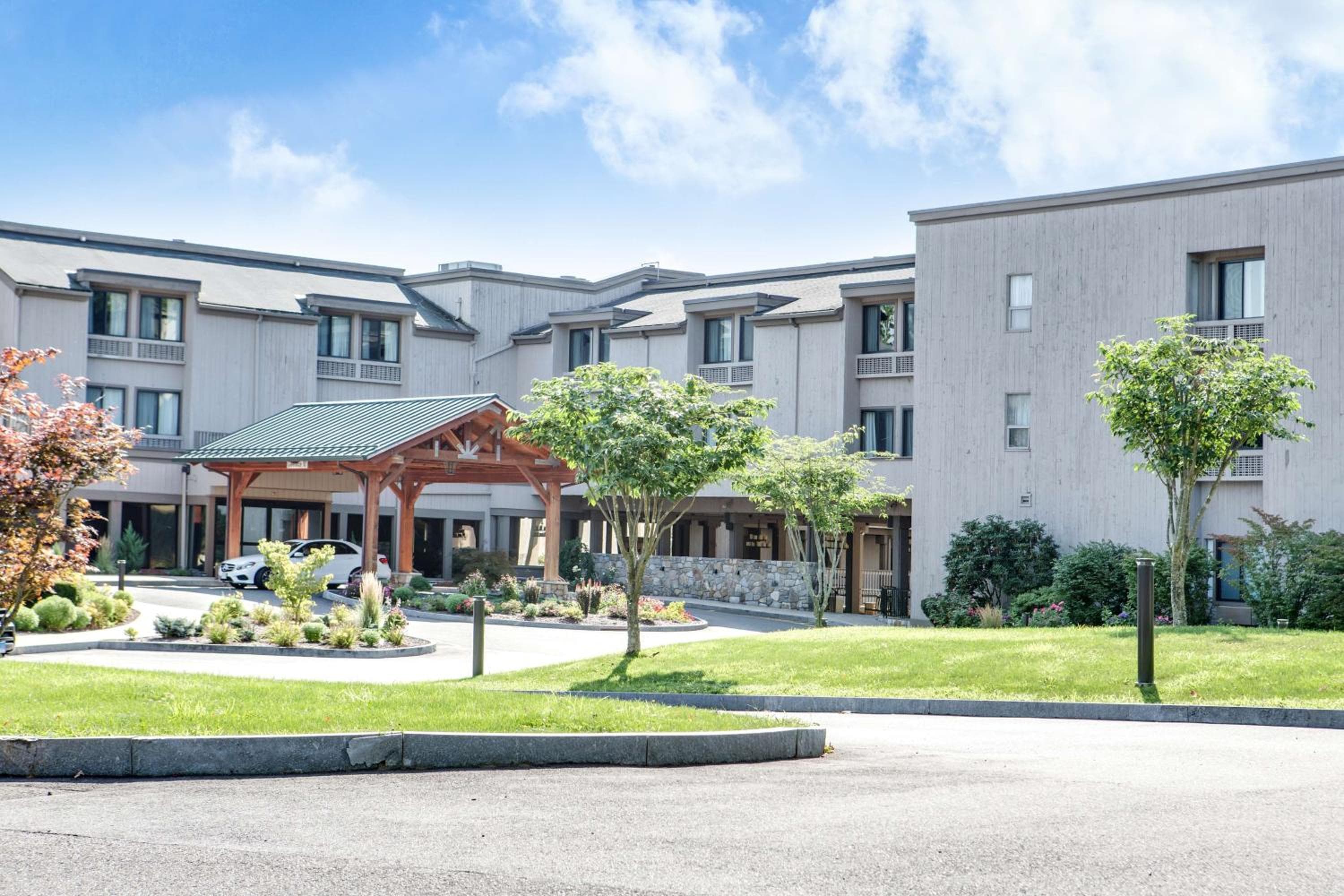 Heritage Hotel, Golf & Conference Center, wedding venue in Southbury, United States