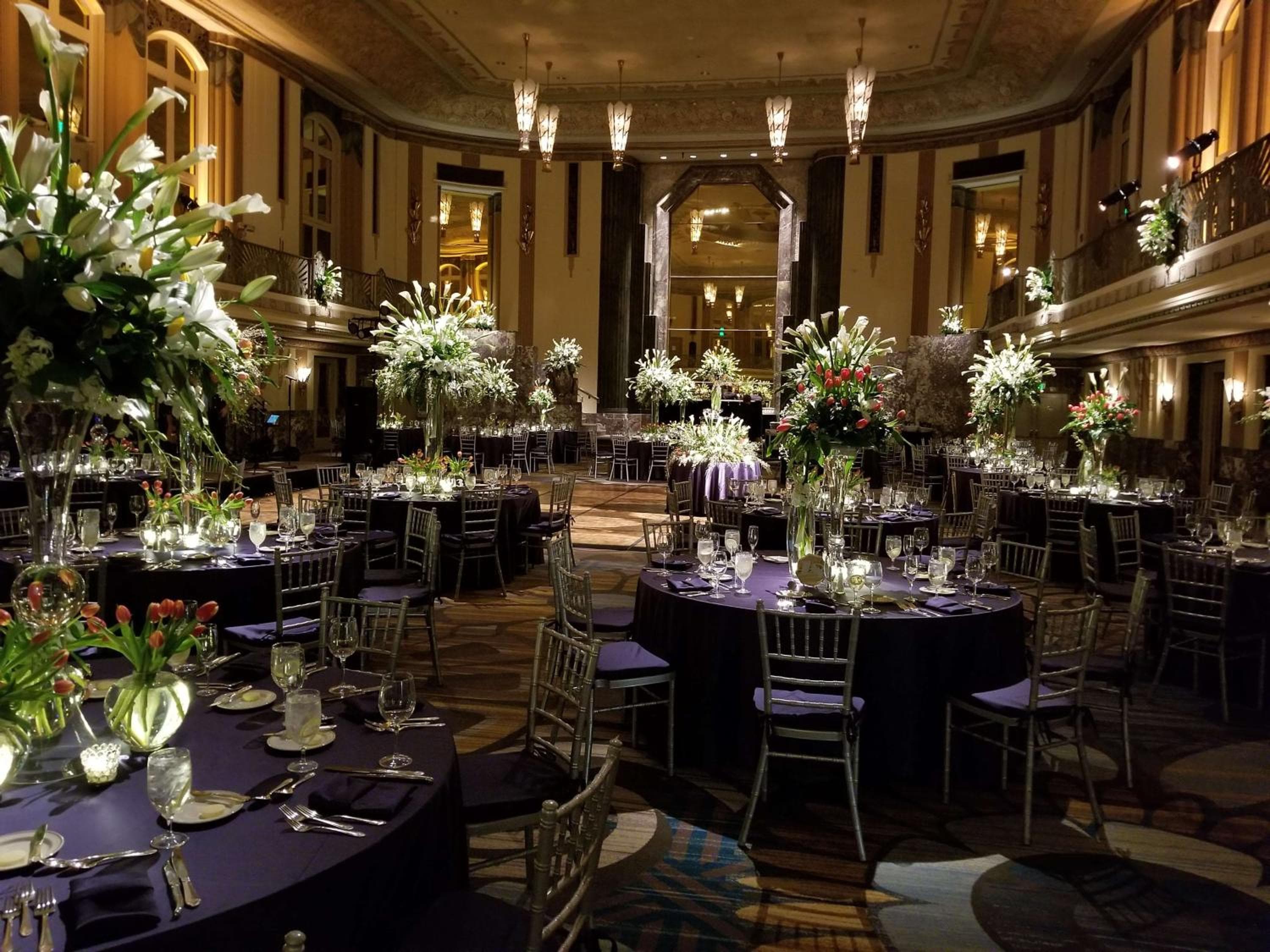 Hilton Cincinnati Netherland Plaza, wedding venue in Cincinnati, United States