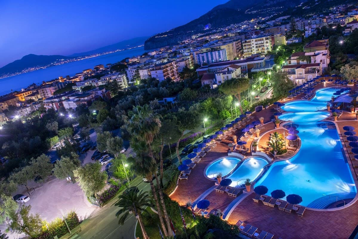 Hilton Sorrento Palace: destination wedding venue in 80067 Sorrento NA, Italy