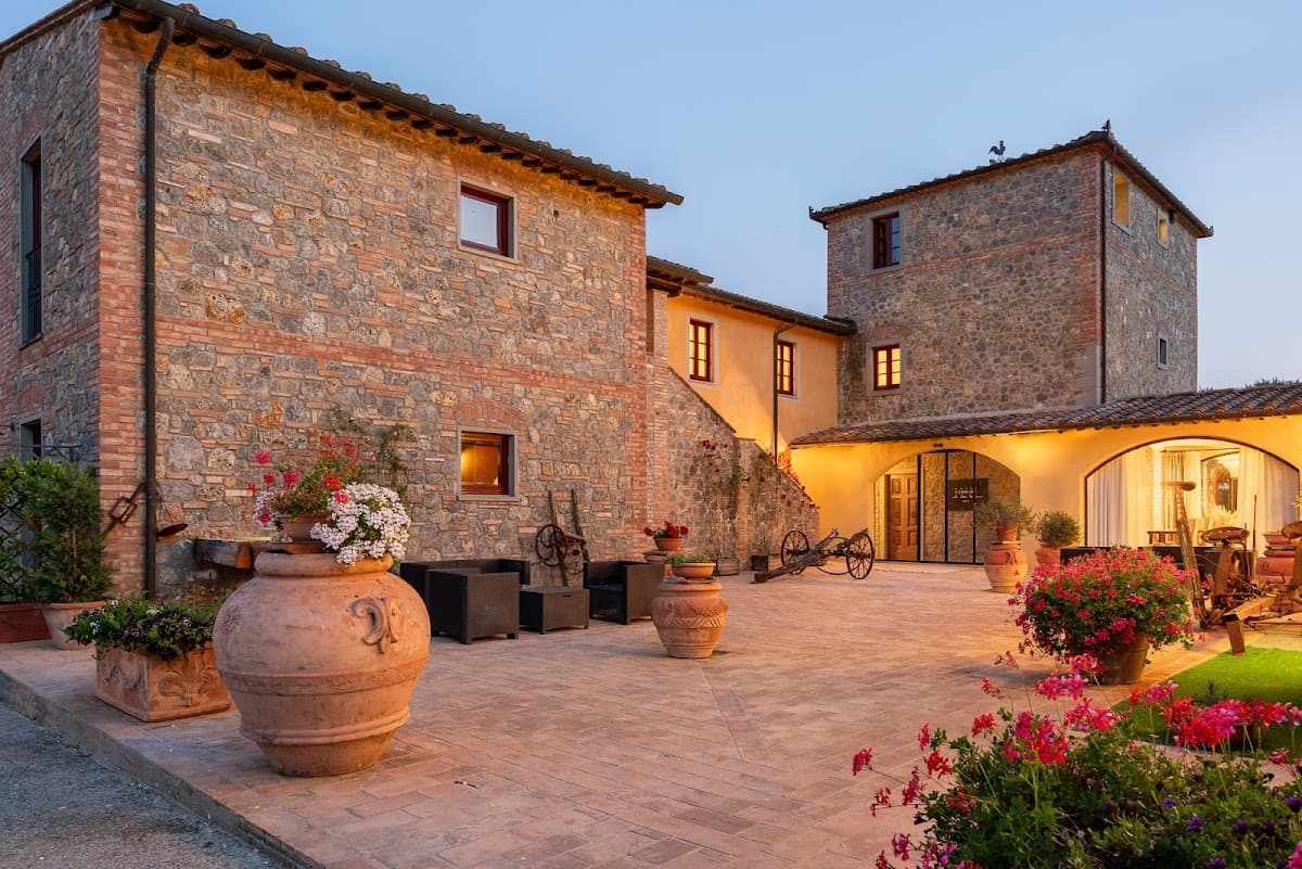 Hotel Casolare le Terre Rosse: destination wedding venue in 53037 San Gimignano SI, Italy