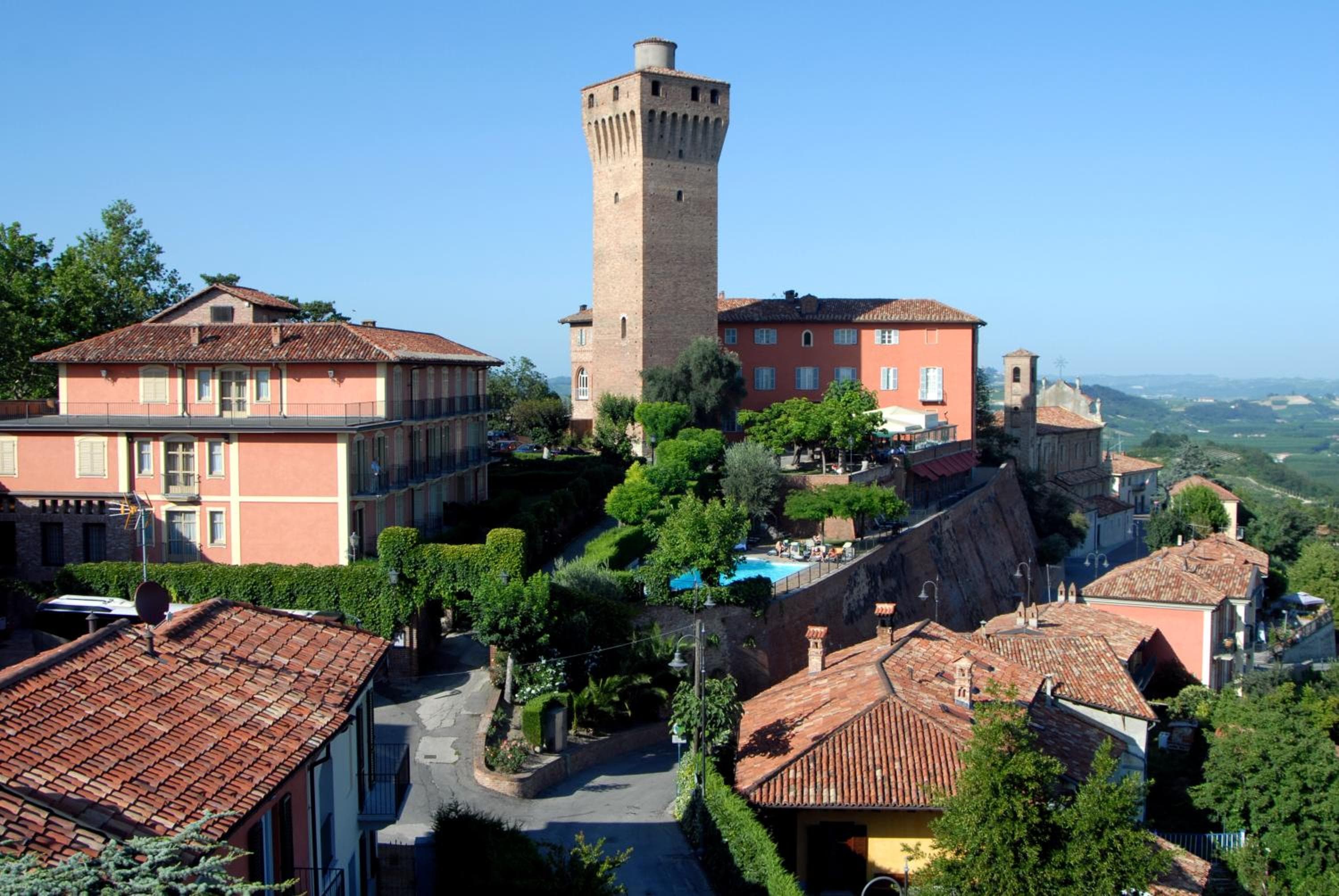Hotel Castello di Santa Vittoria, wedding venue in Santa Vittoria d'Alba, Italy