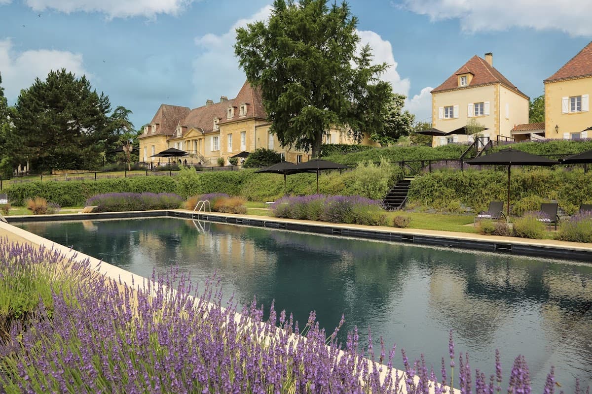 Hotel Château les Merles — destination wedding venue in 24520 Mouleydier, France