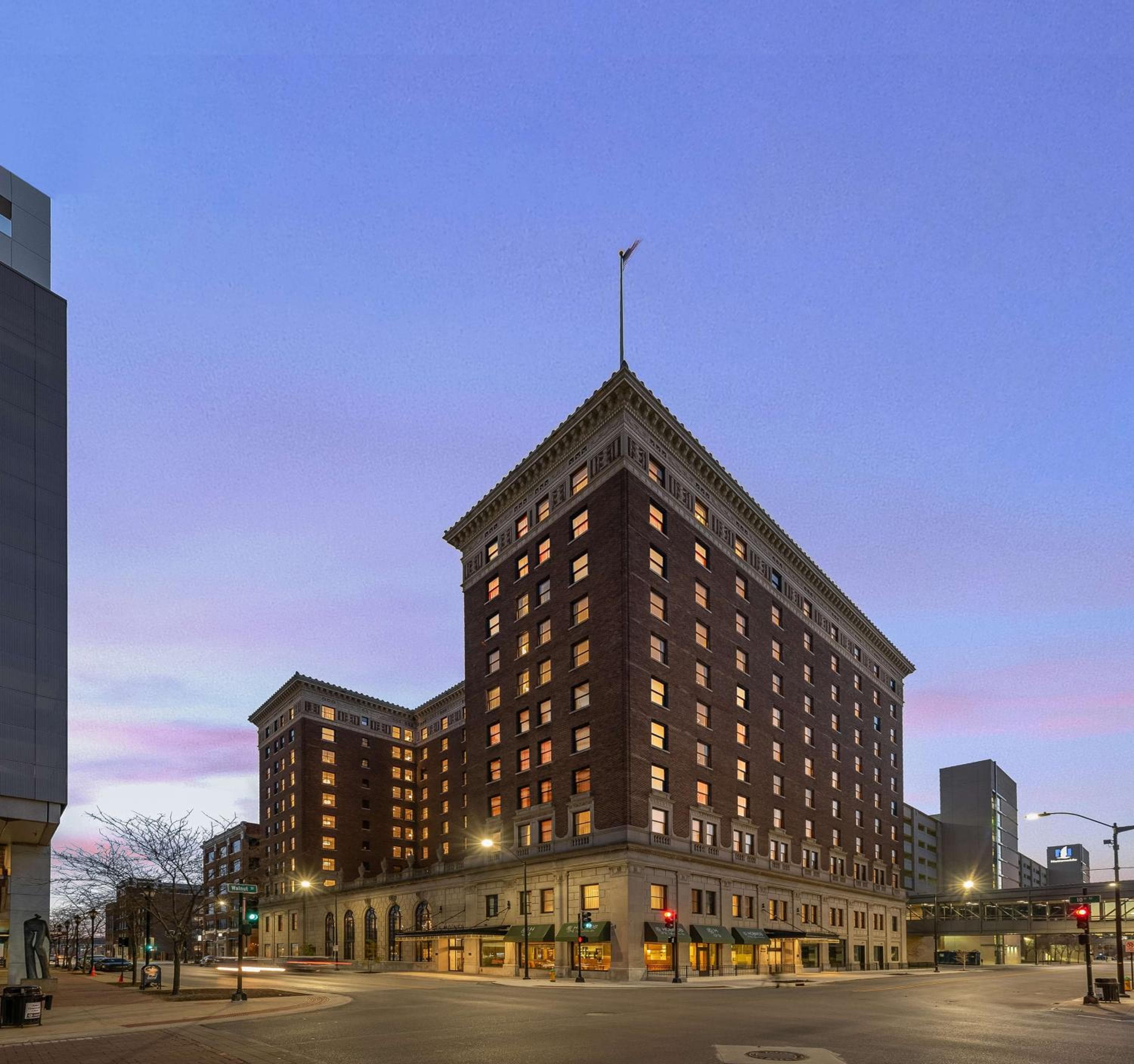Hotel Fort Des Moines, Curio Collection By Hilton, wedding venue in Des Moines, United States