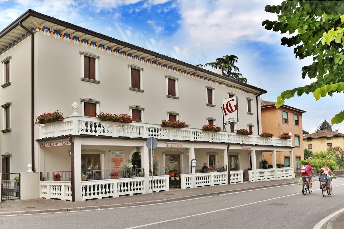 Hotel Garden: destination wedding venue in 37019 Peschiera del Garda VR, Italy