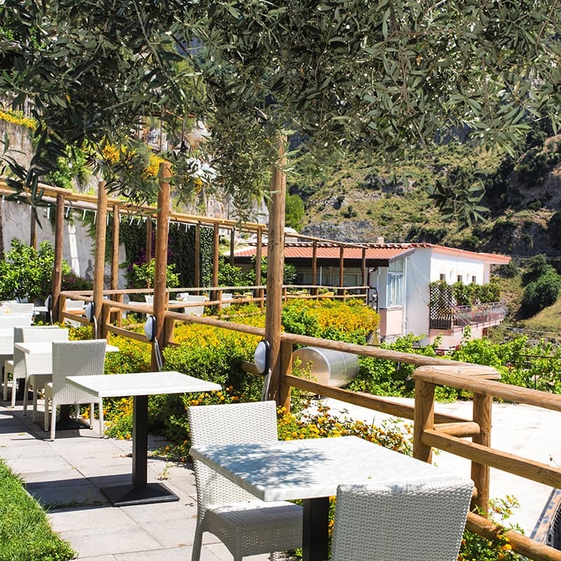 Hotel Holiday's Fico d'India: destination wedding venue in 84010 Furore SA, Italy