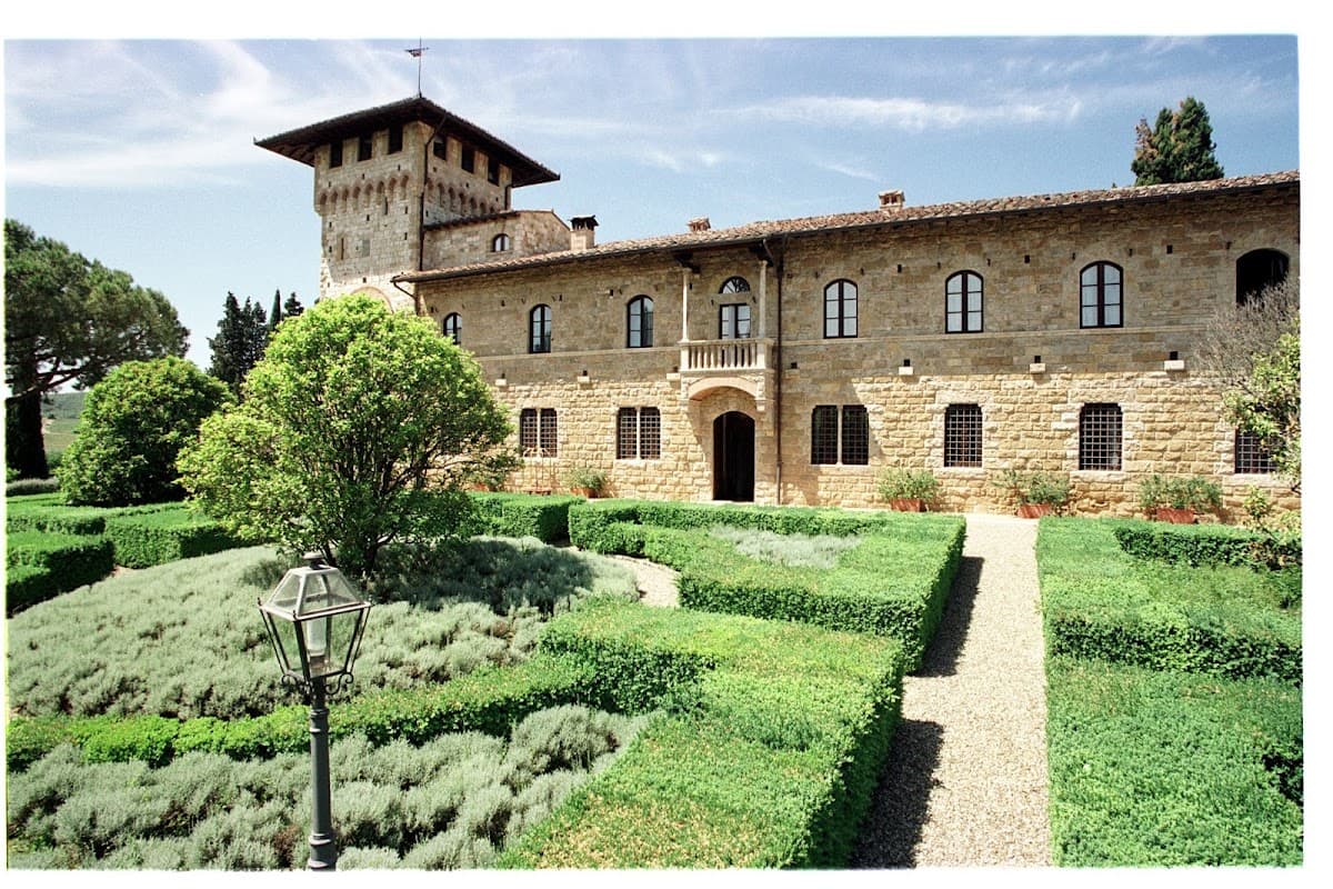 Hotel La Collegiata — destination wedding venue in 53037 San Gimignano SI, Italy
