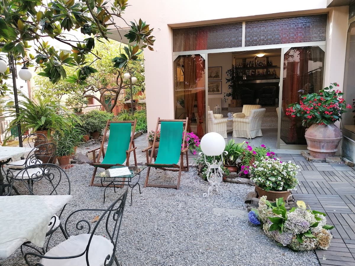 Hotel la Colonnina: destination wedding venue in 19016 Monterosso al Mare SP, Italy