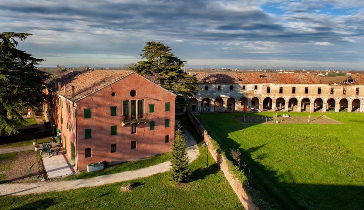 Hotel La Corte: destination wedding venue in 35020 Correzzola PD, Italy