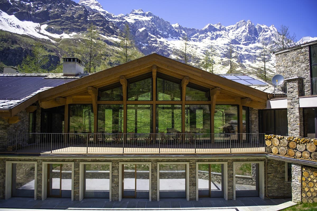 Hotel Les Neiges D'Antan: destination wedding venue in AO, Italy
