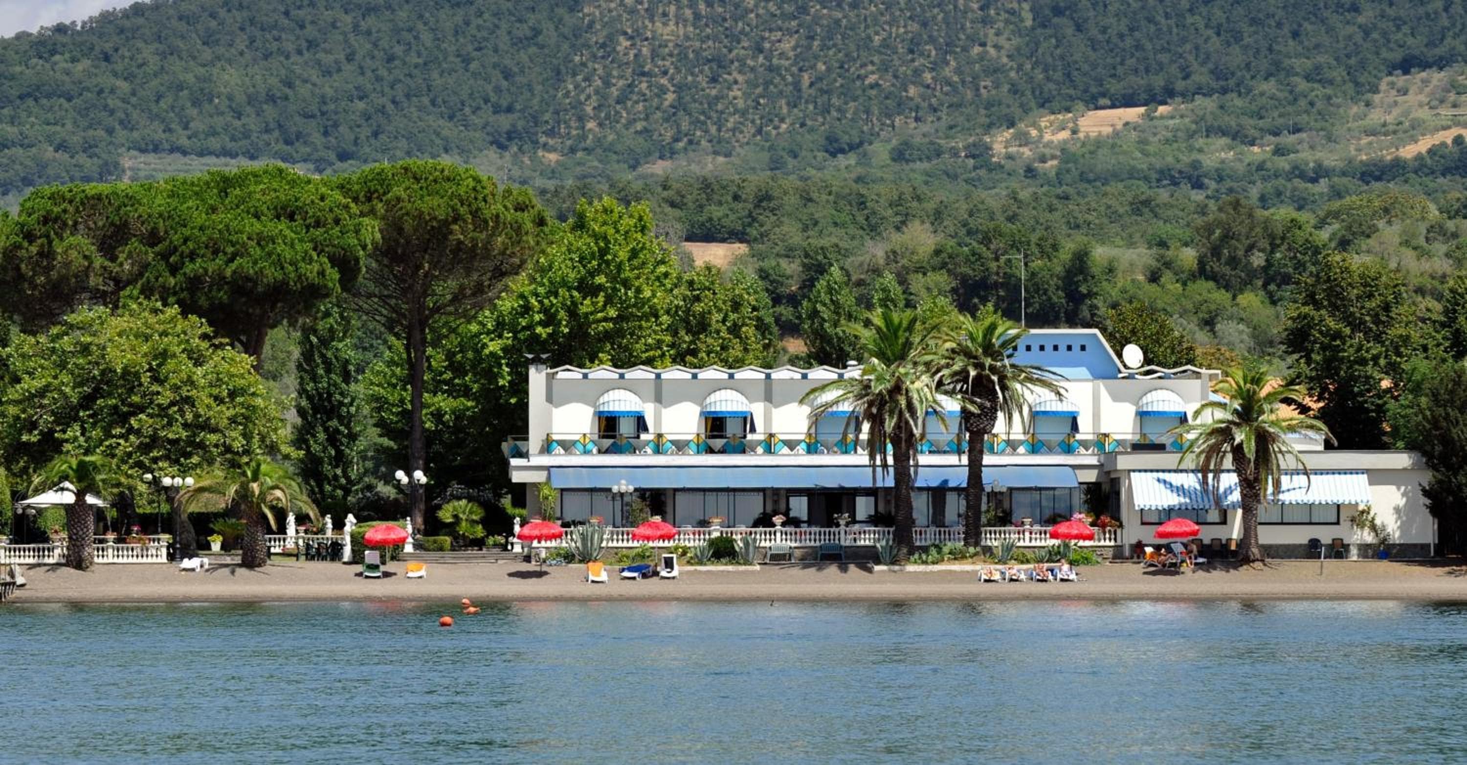 Hotel Lido - Beach and Palace, wedding venue in Bolsena, Italy