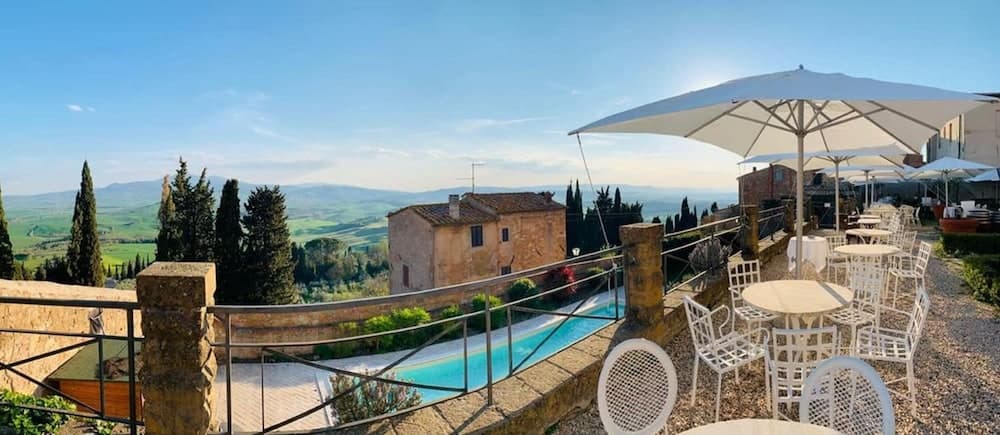 Hotel Relais II Chiostro di Pienza, wedding venue in Pienza, Italy