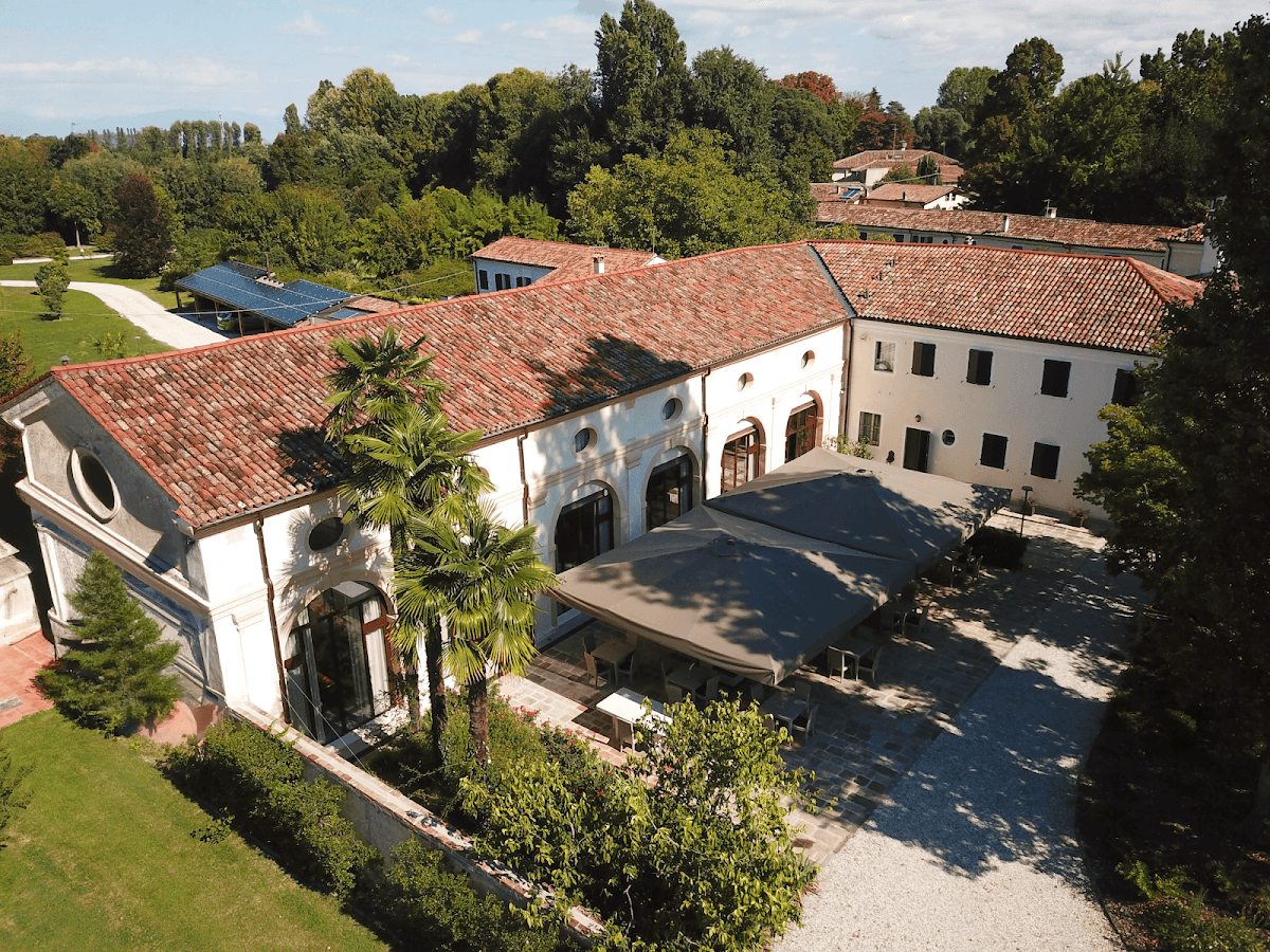 Hotel Ristorante Magia del Brenta - Riviera del Brenta: destination wedding venue in 30039 Fiesso d'Artico VE, Italy